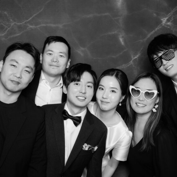 Celebrity Glam Photo Booth Hire For Weddings Modo Booth Auckland Nz